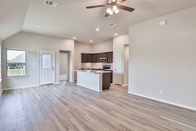 2871 Messenger Way, Bryan, TX 77803