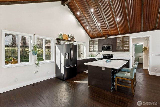 6103 Lackey Road NW, Vaughn, WA 98394