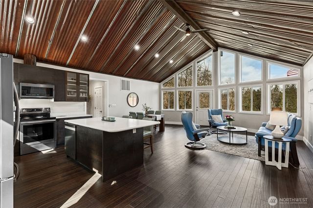 6103 Lackey Road NW, Vaughn, WA 98394