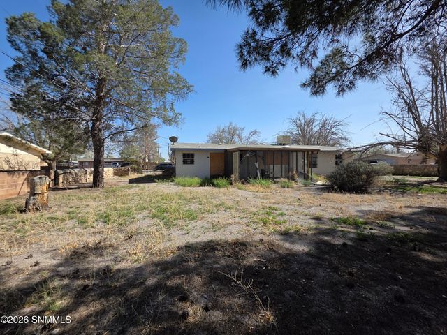 332 Terry Drive, Las Cruces, NM 88007