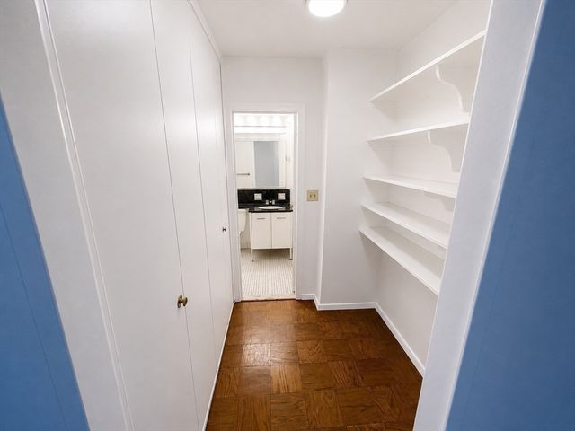 9 Hawthorne Place 12F, Boston, MA 02114