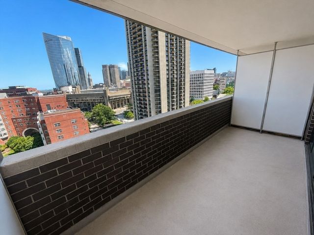 9 Hawthorne Place 12F, Boston, MA 02114