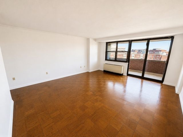 9 Hawthorne Place 12F, Boston, MA 02114