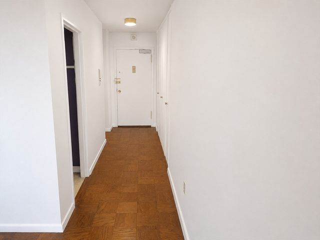 9 Hawthorne Place 12F, Boston, MA 02114
