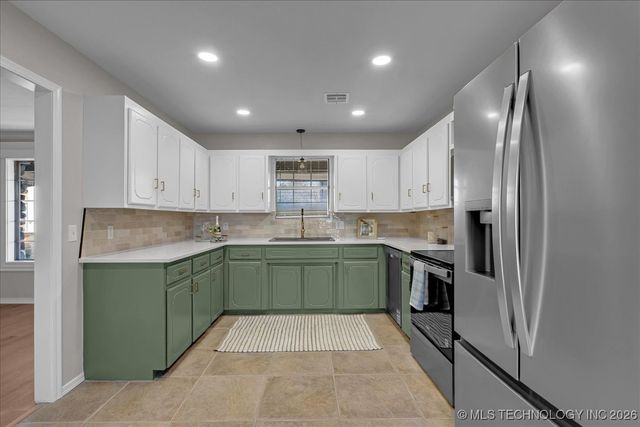 6450 N 134th East Avenue, Owasso, OK 74055