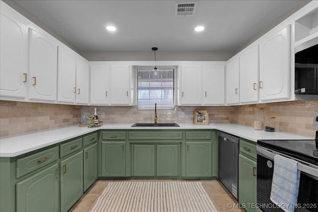 6450 N 134th East Avenue, Owasso, OK 74055