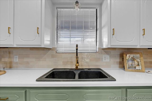 6450 N 134th East Avenue, Owasso, OK 74055