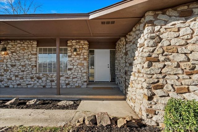 6450 N 134th East Avenue, Owasso, OK 74055