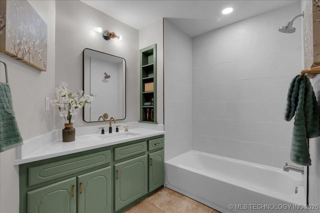 6450 N 134th East Avenue, Owasso, OK 74055