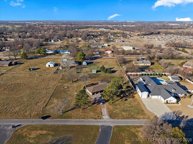 6450 N 134th East Avenue, Owasso, OK 74055