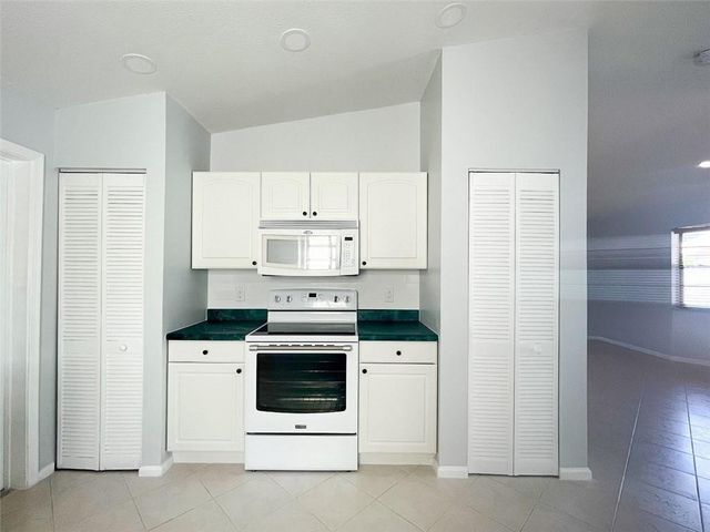 4940 NW 92nd Avenue, Sunrise, FL 33351