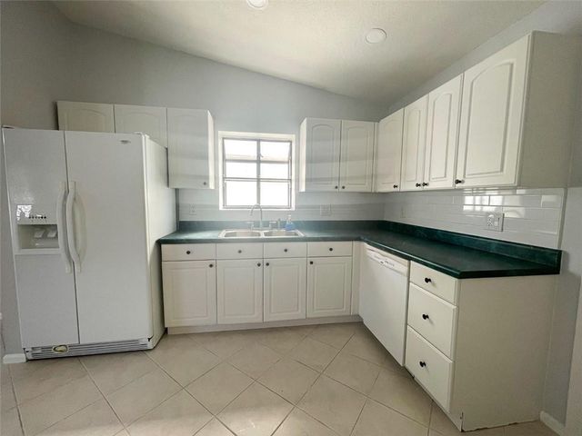 4940 NW 92nd Avenue, Sunrise, FL 33351