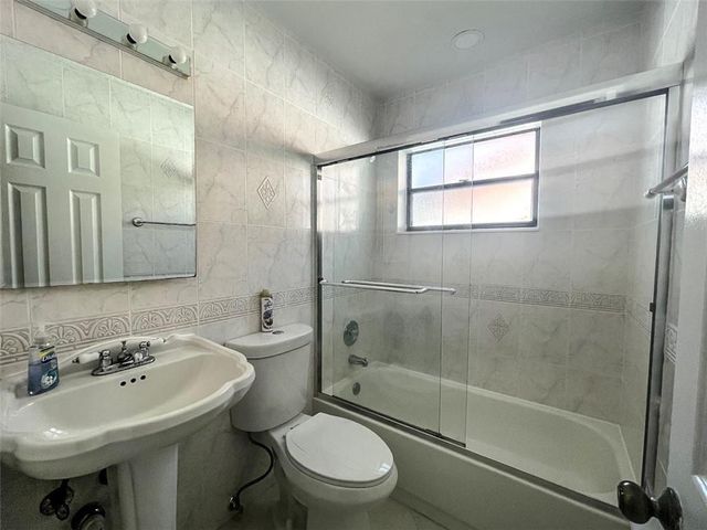 4940 NW 92nd Avenue, Sunrise, FL 33351