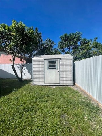 4940 NW 92nd Avenue, Sunrise, FL 33351