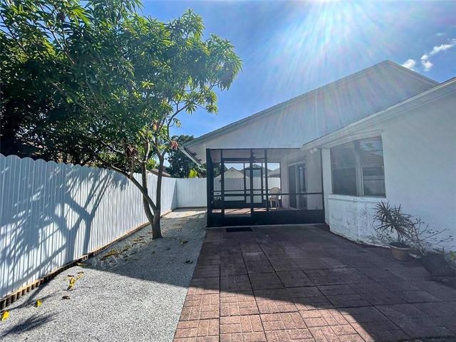 4940 NW 92nd Avenue, Sunrise, FL 33351