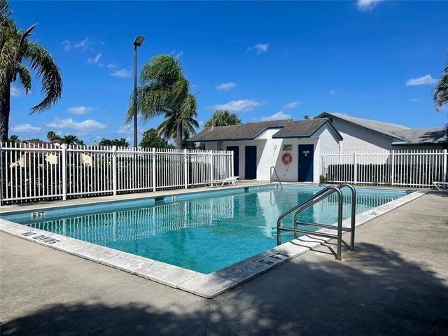 4940 NW 92nd Avenue, Sunrise, FL 33351