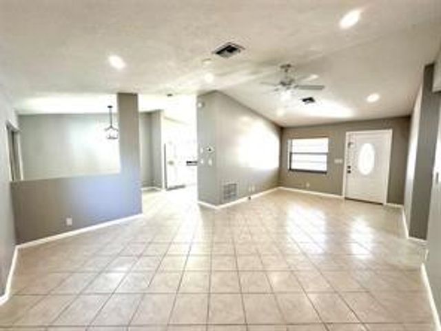 4940 NW 92nd Avenue, Sunrise, FL 33351