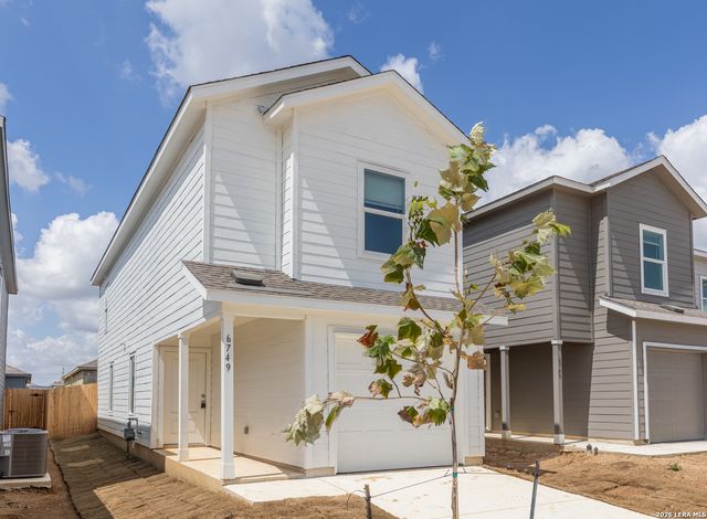6749 MARBLE RDG, Elmendorf, TX 78112