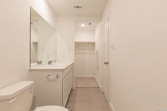 6749 MARBLE RDG, Elmendorf, TX 78112