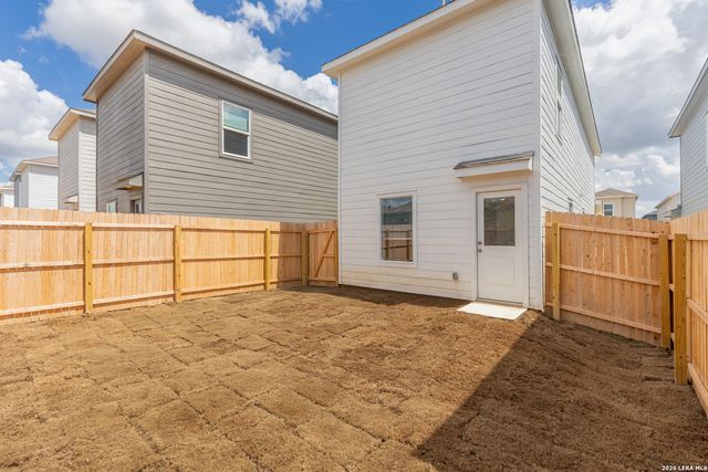 6749 MARBLE RDG, Elmendorf, TX 78112