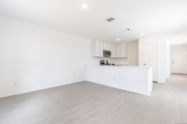 6749 MARBLE RDG, Elmendorf, TX 78112