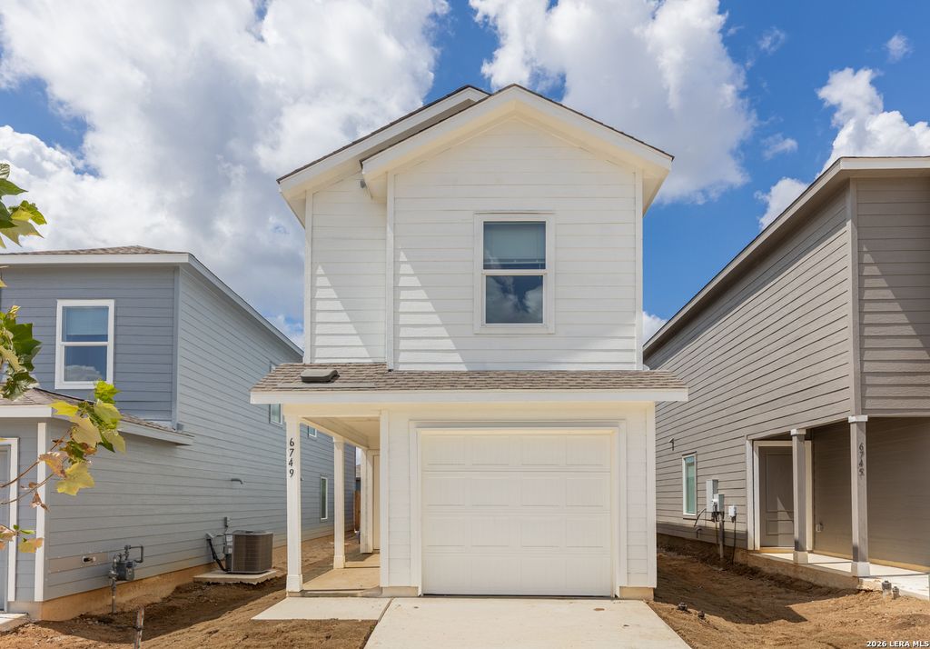 6749 MARBLE RDG, Elmendorf, TX 78112