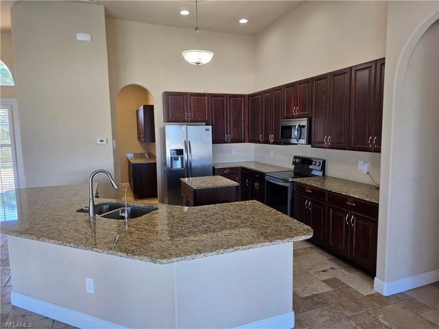 2406 Kismet Lakes LN, Cape Coral, FL 33993