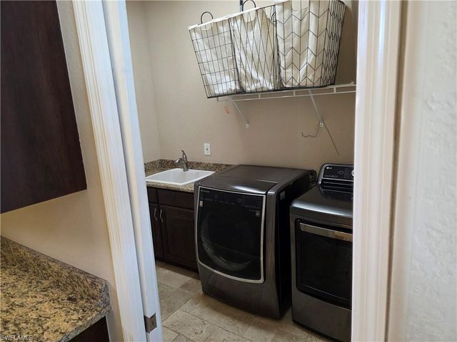 2406 Kismet Lakes LN, Cape Coral, FL 33993