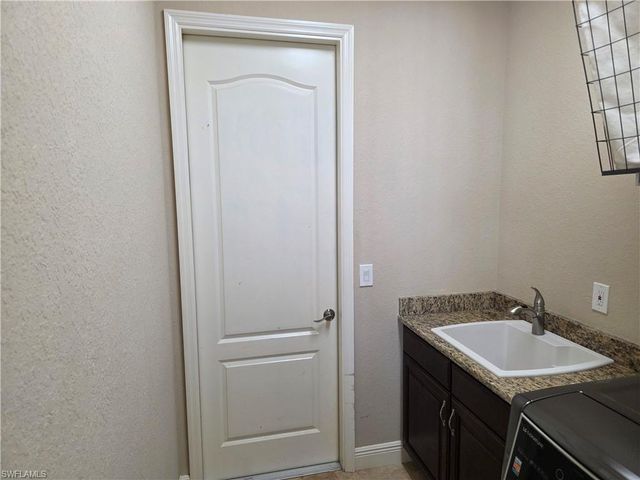 2406 Kismet Lakes LN, Cape Coral, FL 33993