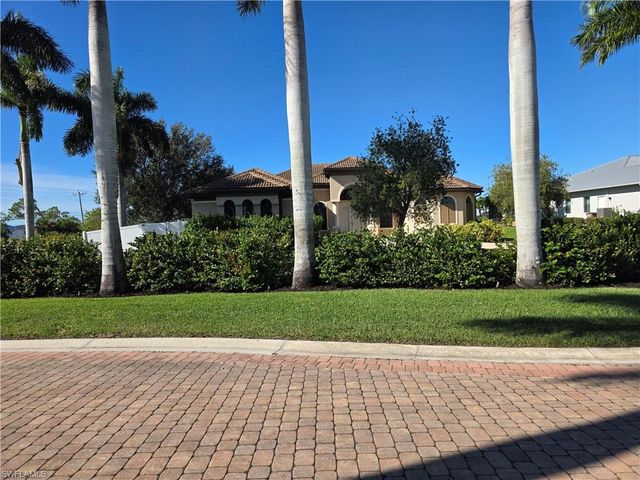 2406 Kismet Lakes LN, Cape Coral, FL 33993
