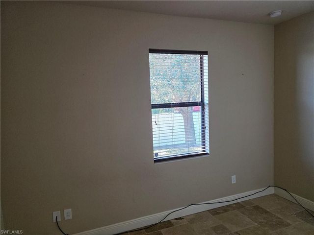 2406 Kismet Lakes LN, Cape Coral, FL 33993