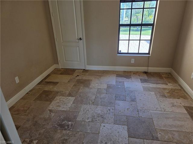 2406 Kismet Lakes LN, Cape Coral, FL 33993