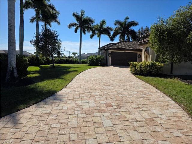 2406 Kismet Lakes LN, Cape Coral, FL 33993