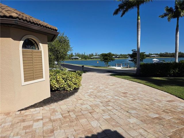 2406 Kismet Lakes LN, Cape Coral, FL 33993