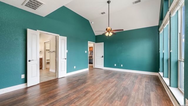 2701 SADDLEHORN DR, Seguin, TX 78155