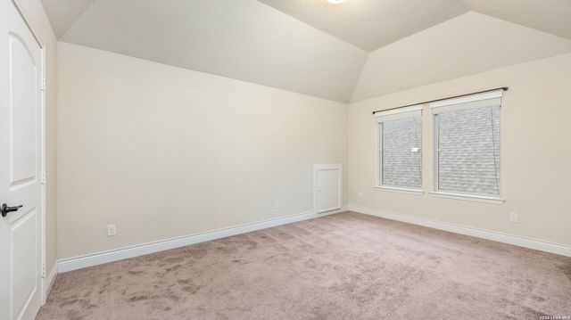 2701 SADDLEHORN DR, Seguin, TX 78155