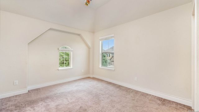 2701 SADDLEHORN DR, Seguin, TX 78155