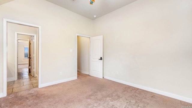 2701 SADDLEHORN DR, Seguin, TX 78155