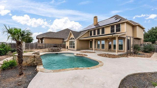 2701 SADDLEHORN DR, Seguin, TX 78155