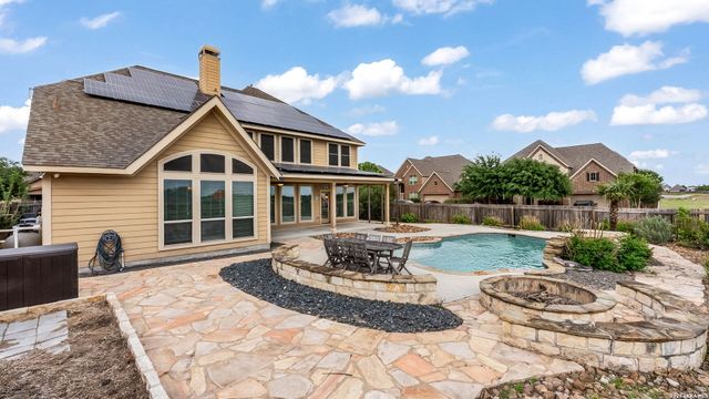 2701 SADDLEHORN DR, Seguin, TX 78155