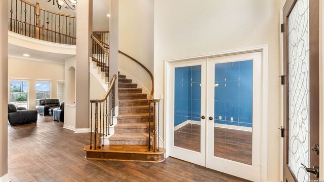 2701 SADDLEHORN DR, Seguin, TX 78155