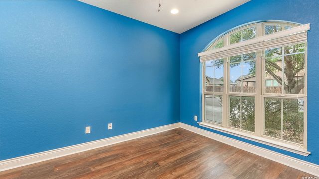 2701 SADDLEHORN DR, Seguin, TX 78155