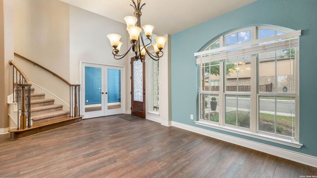 2701 SADDLEHORN DR, Seguin, TX 78155