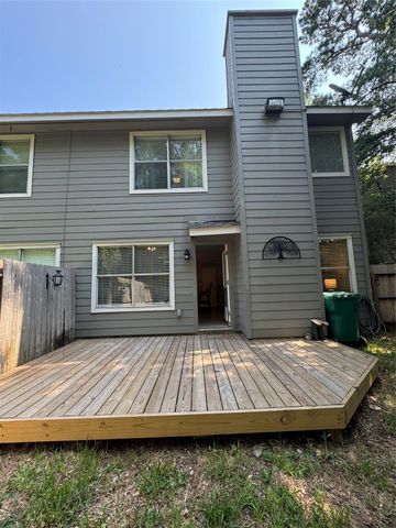 195 Blushwood Place, The Woodlands, TX 77382