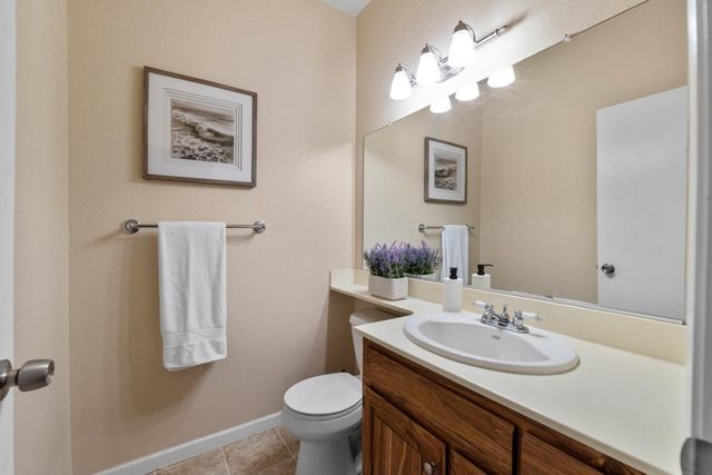 6233 Oak Valley Ln, Citrus Heights, CA 95621