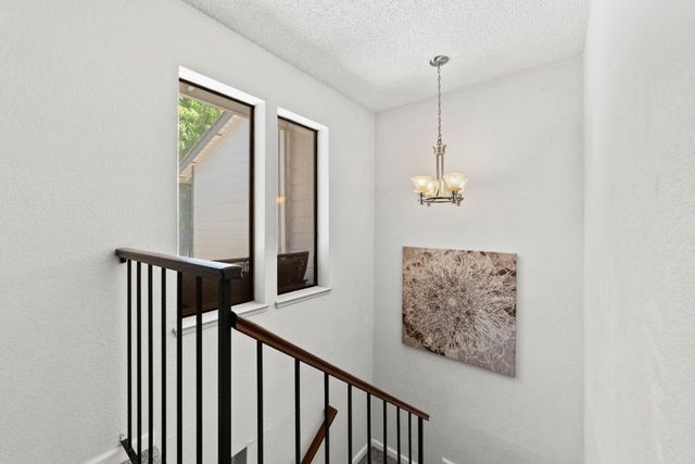 6233 Oak Valley Ln, Citrus Heights, CA 95621