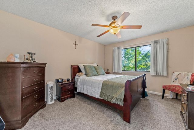 6233 Oak Valley Ln, Citrus Heights, CA 95621