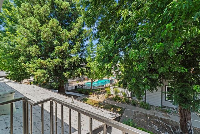 6233 Oak Valley Ln, Citrus Heights, CA 95621