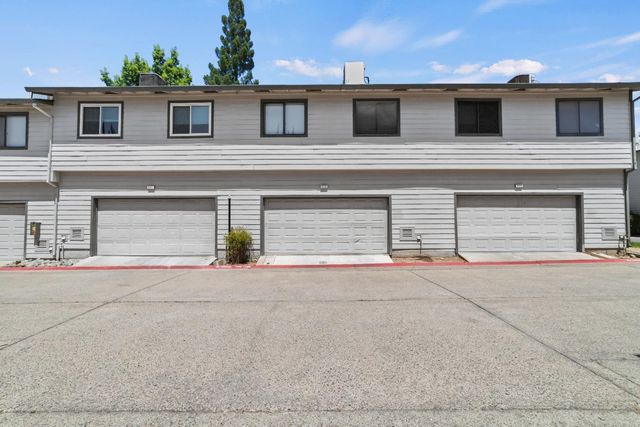 6233 Oak Valley Ln, Citrus Heights, CA 95621