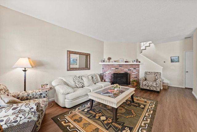 6233 Oak Valley Ln, Citrus Heights, CA 95621